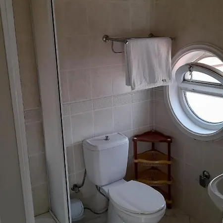 Spacious 3-Bed Apartment In Calis Beach Apartament *