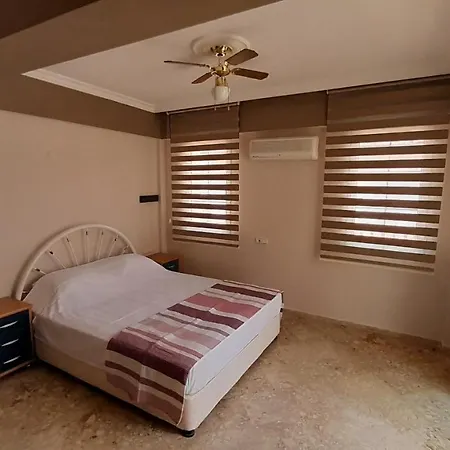 Spacious 3-Bed Apartment In Calis Beach Apartament *