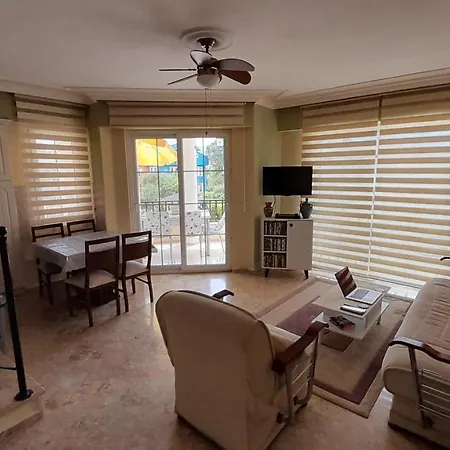 Spacious 3-Bed Apartment In Calis Beach Apartament *