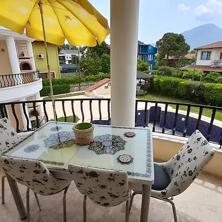 Spacious 3-Bed Apartment In Calis Beach Apartment